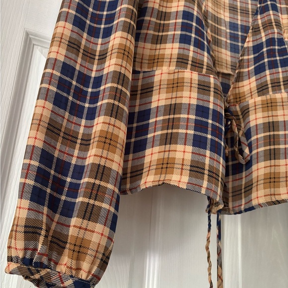 Plaid blouse - Picture 2 of 4